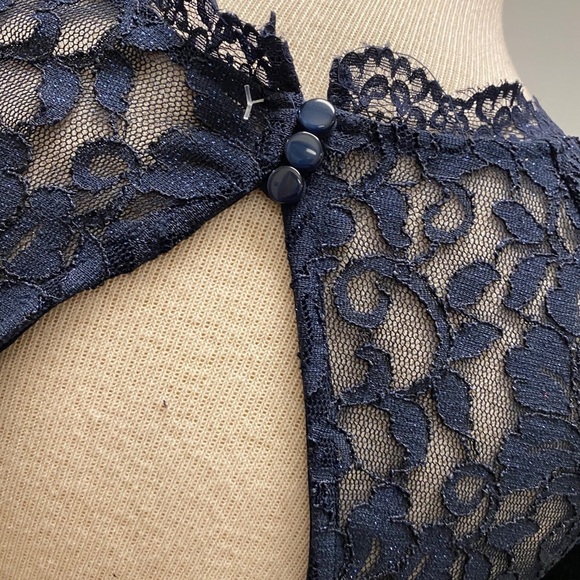 Blue floral lace blouse - Picture 7 of 11